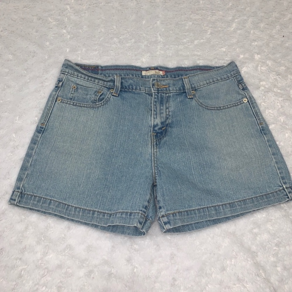 🎄Levi’s • 515 Light-wash Jean Shorts • Size 12